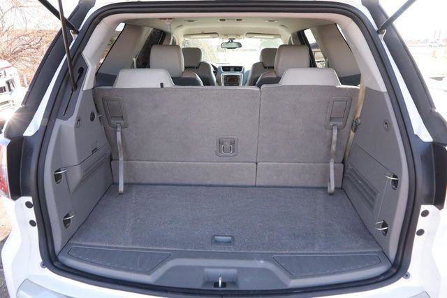 Used 2015 GMC Acadia SLT image 7