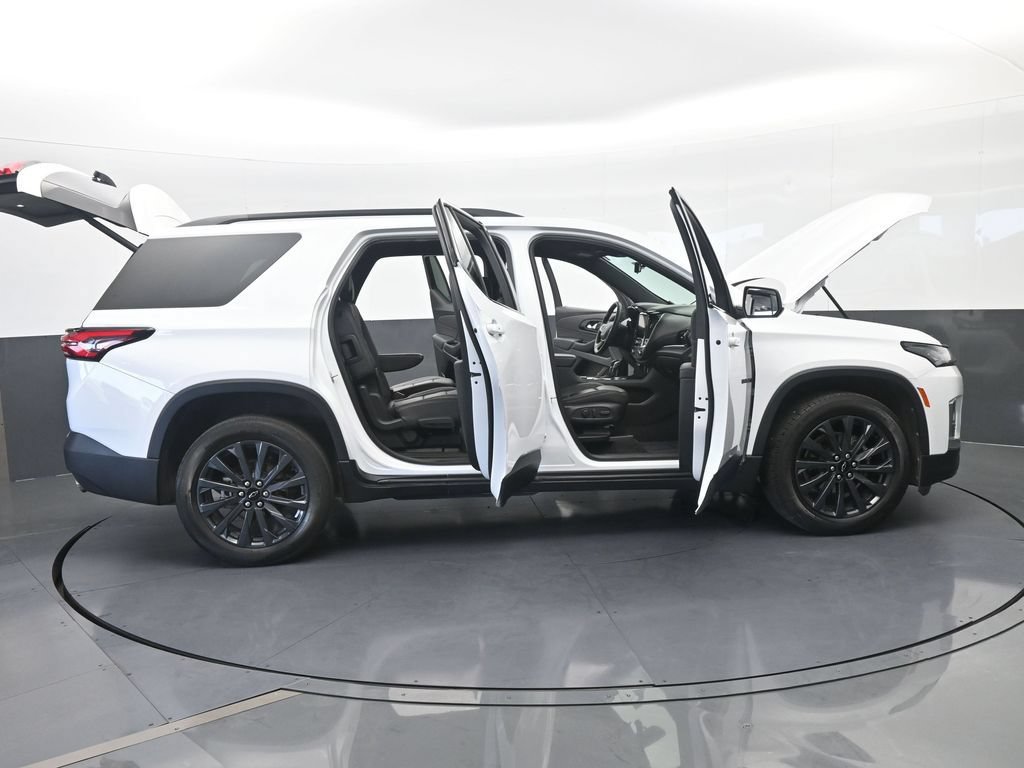 Used 2023 Chevrolet Traverse RS FWD image 82