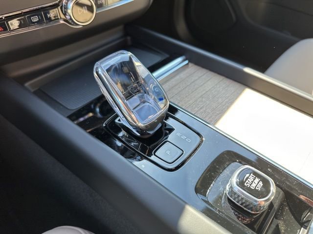 New 2026 Volvo XC60 B5 Plus w/ Protection Package Premier image 15