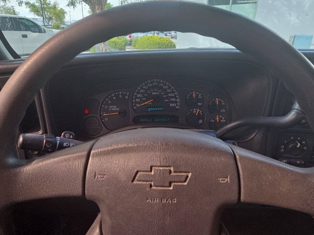 Used 2004 Chevrolet Silverado 1500 W/T w/ Snow Plow Prep Package AWD/4WD image 17