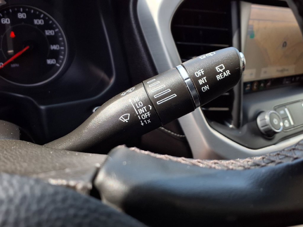 Used 2023 GMC Acadia SLT AWD/4WD image 13