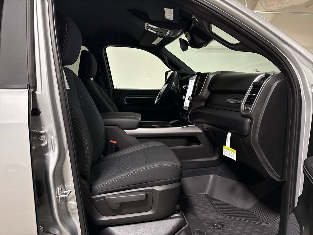 New 2026 RAM 3500 Big Horn AWD/4WD image 22