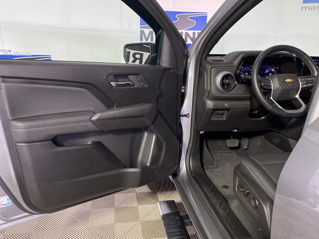 Used 2024 Chevrolet Colorado LT w/ LT Convenience Package III AWD/4WD image 28