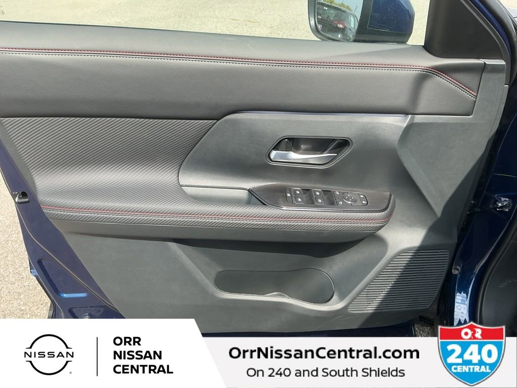 New 2025 Nissan Kicks SR FWD image 16