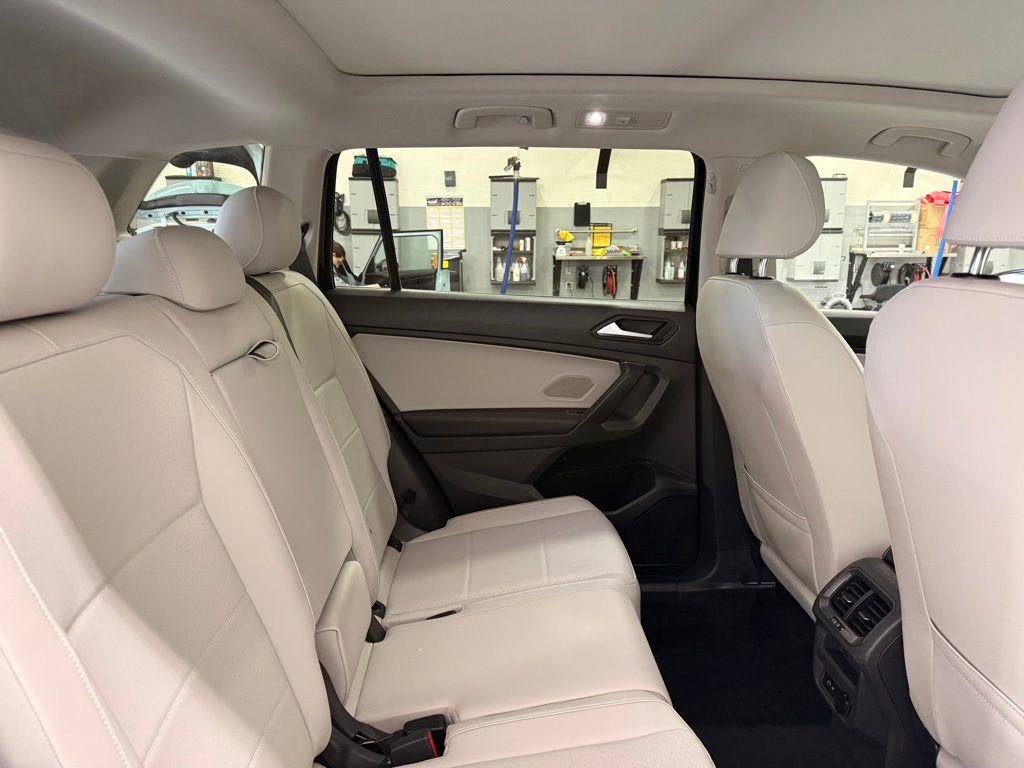 Used 2021 Volkswagen Tiguan SE image 26