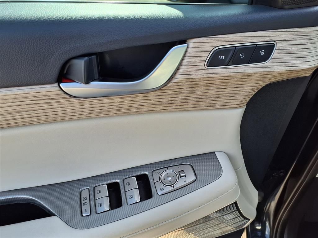 Used 2022 Hyundai Palisade Limited image 25