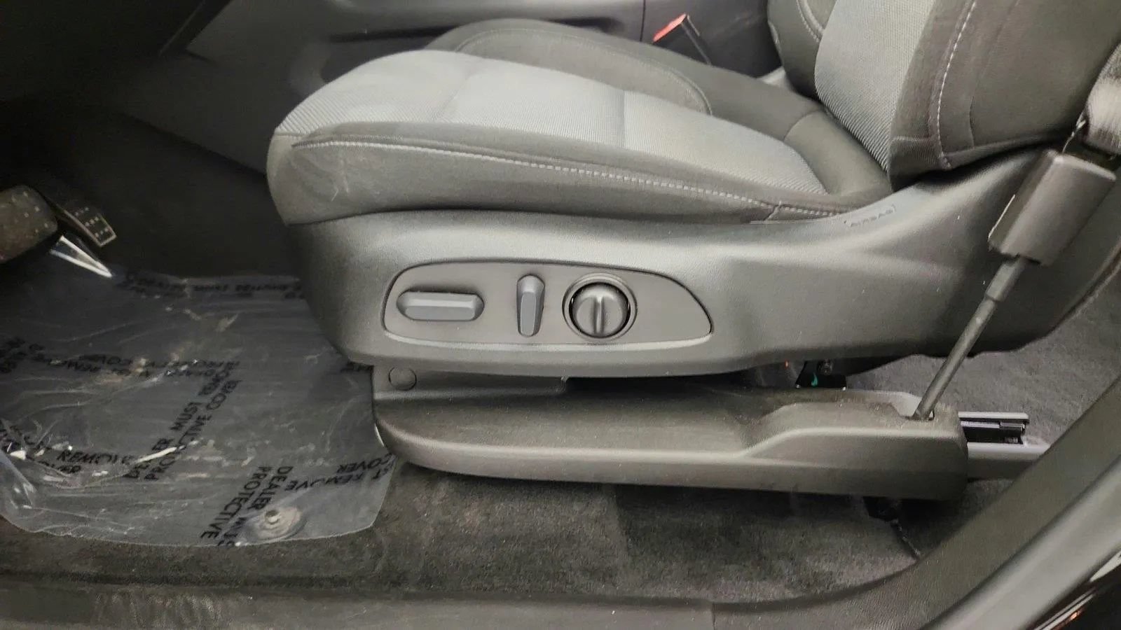 Used 2023 Chevrolet Traverse LT FWD image 22