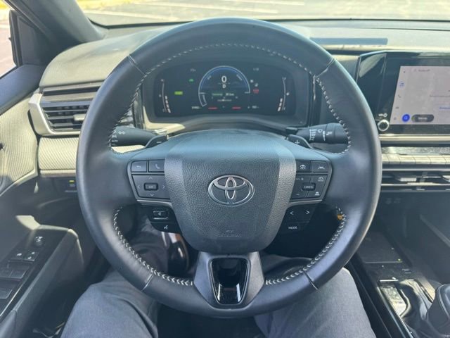 Used 2025 Toyota Camry SE FWD image 16