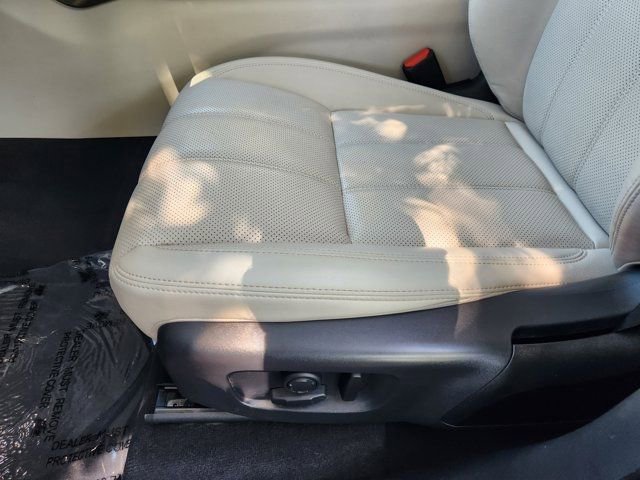 Used 2021 Land Rover Range Rover Velar S image 25