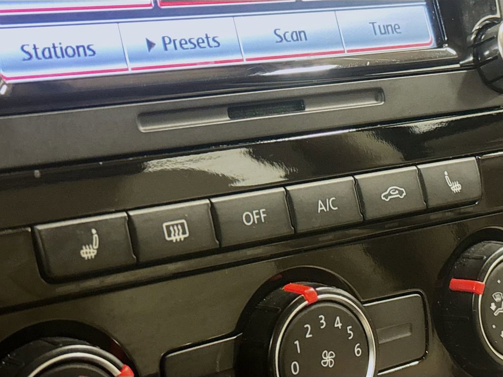 Used 2013 Volkswagen Passat 2.5 SE image 22