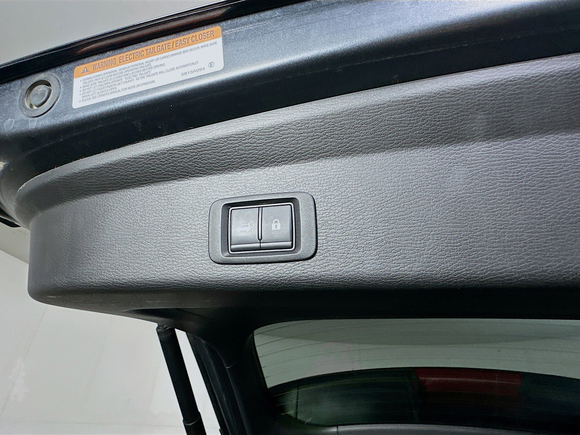 Used 2025 Mitsubishi Outlander SE image 29