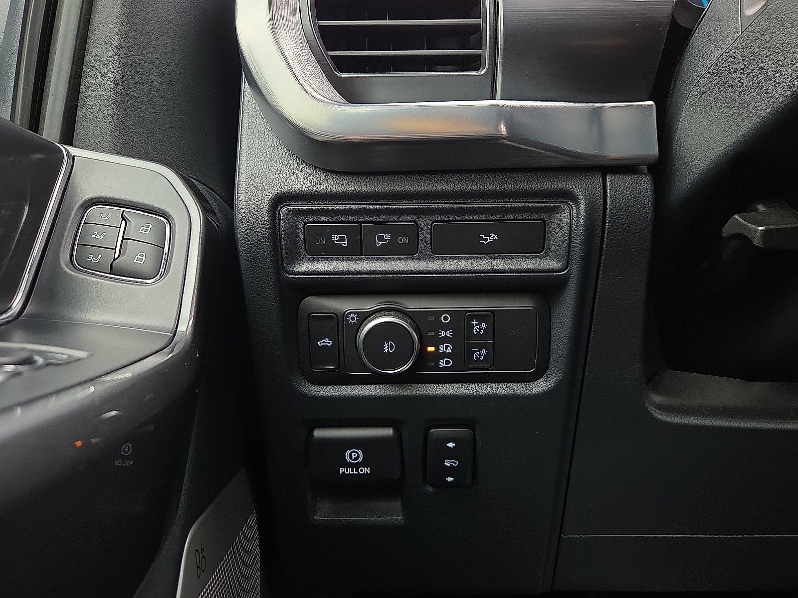 Certified 2022 Ford F150 Lariat AWD/4WD image 20
