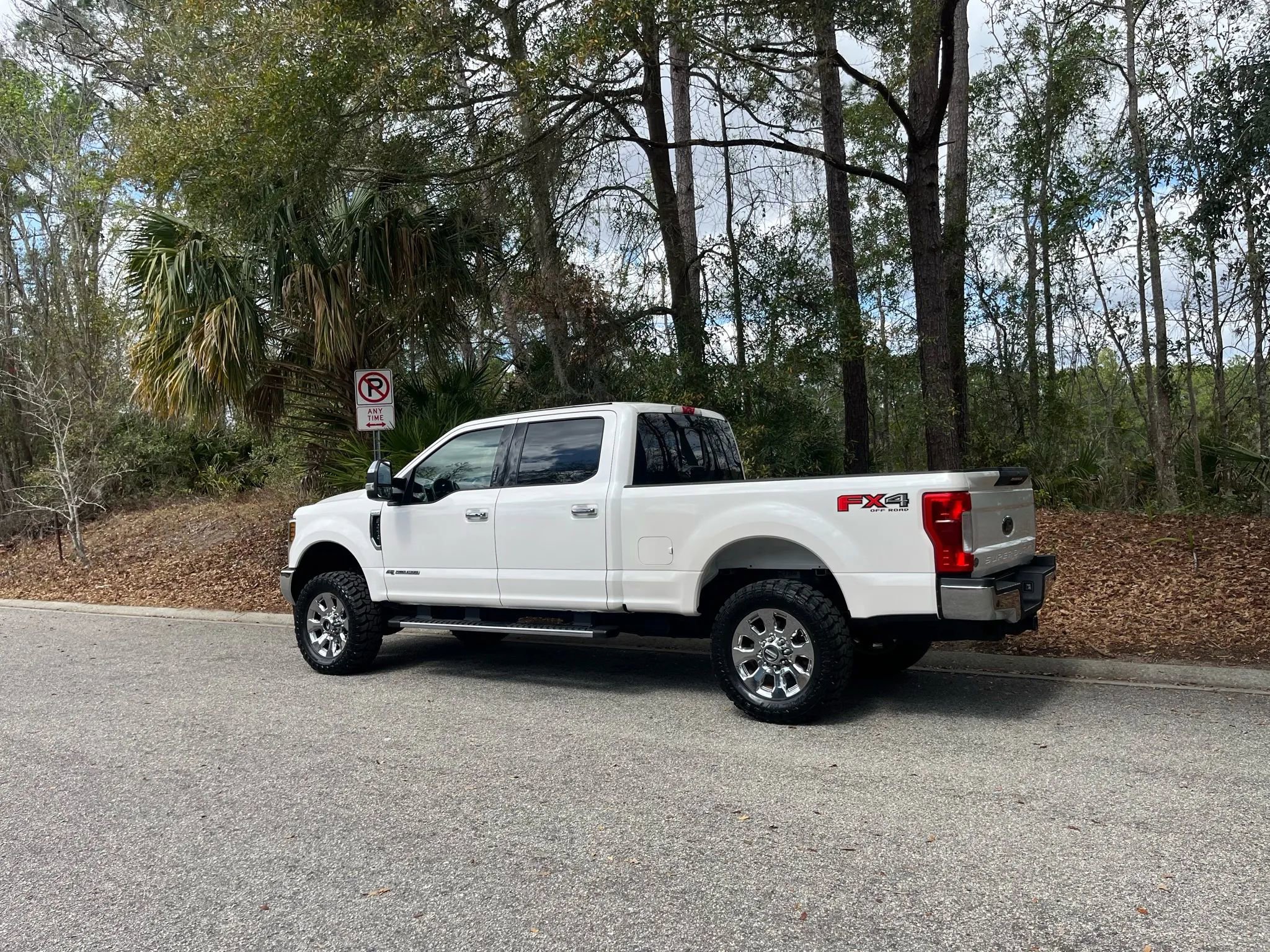Used 2019 Ford F250 Lariat w/ Lariat Ultimate Package AWD/4WD image 7