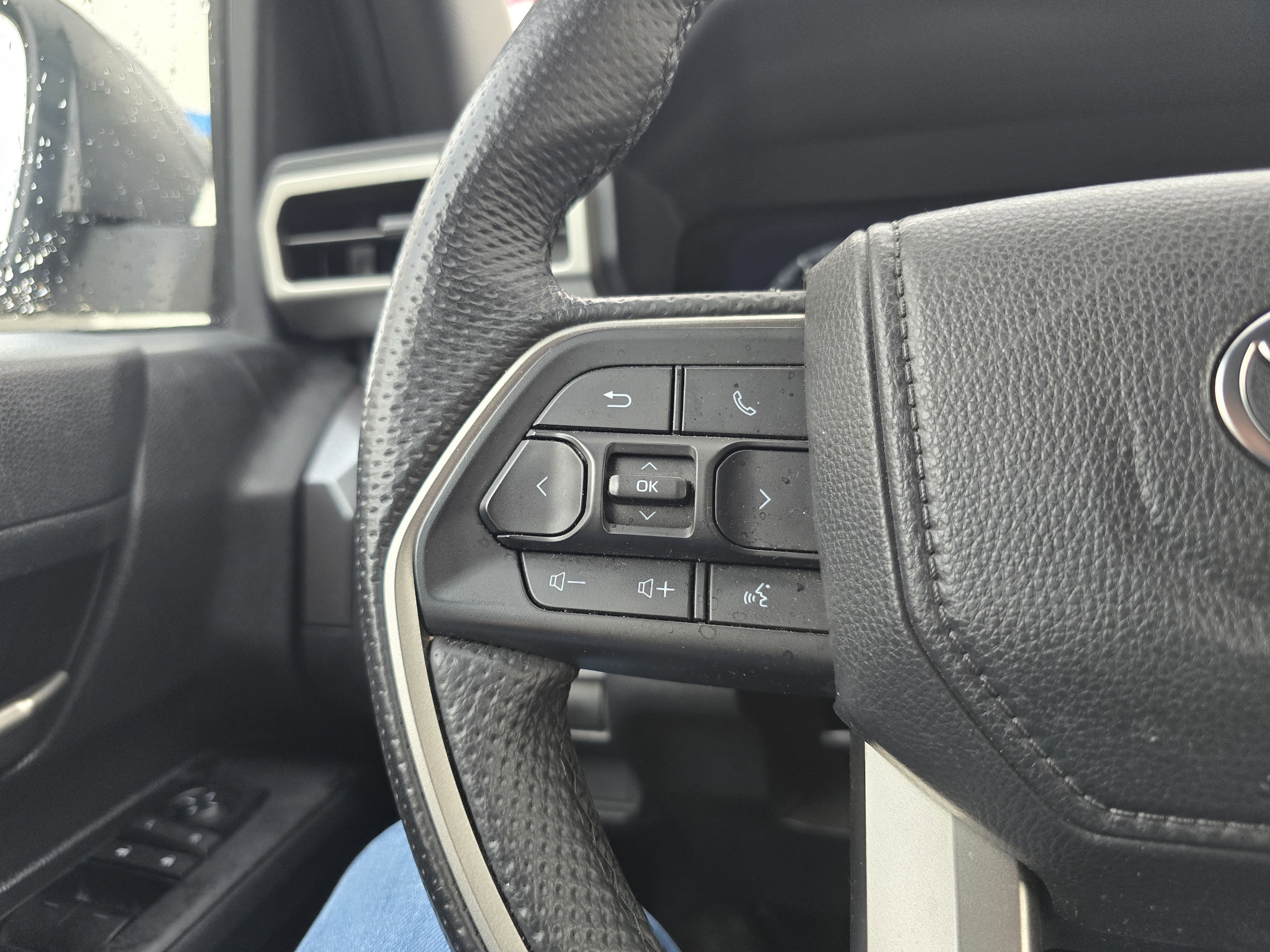 Used 2025 Toyota Tacoma TRD Off-Road image 18