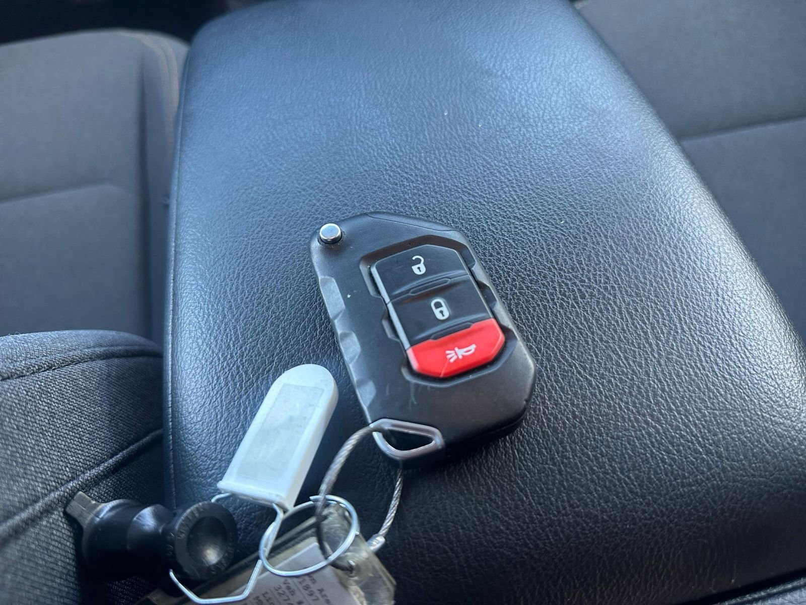 Used 2025 Jeep Wrangler Sport S image 22