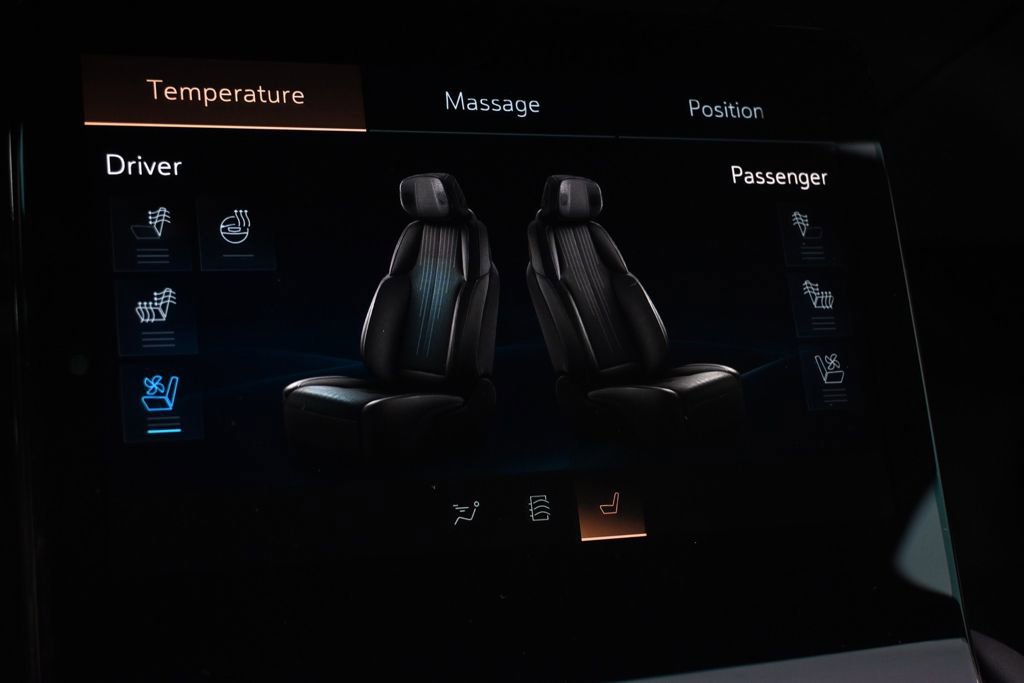 New 2026 Cadillac Vistiq Platinum w/ LPO, Floor Liner Package image 31