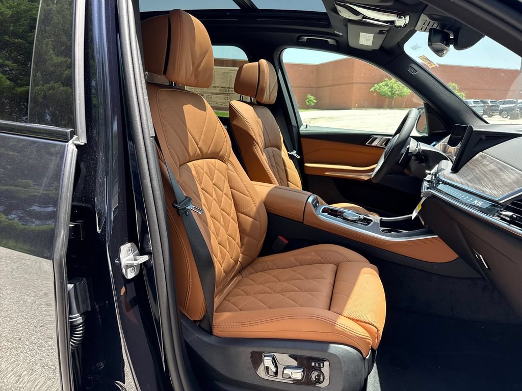 New 2026 BMW X5 xDrive40i w/ M Sport Package AWD/4WD image 26