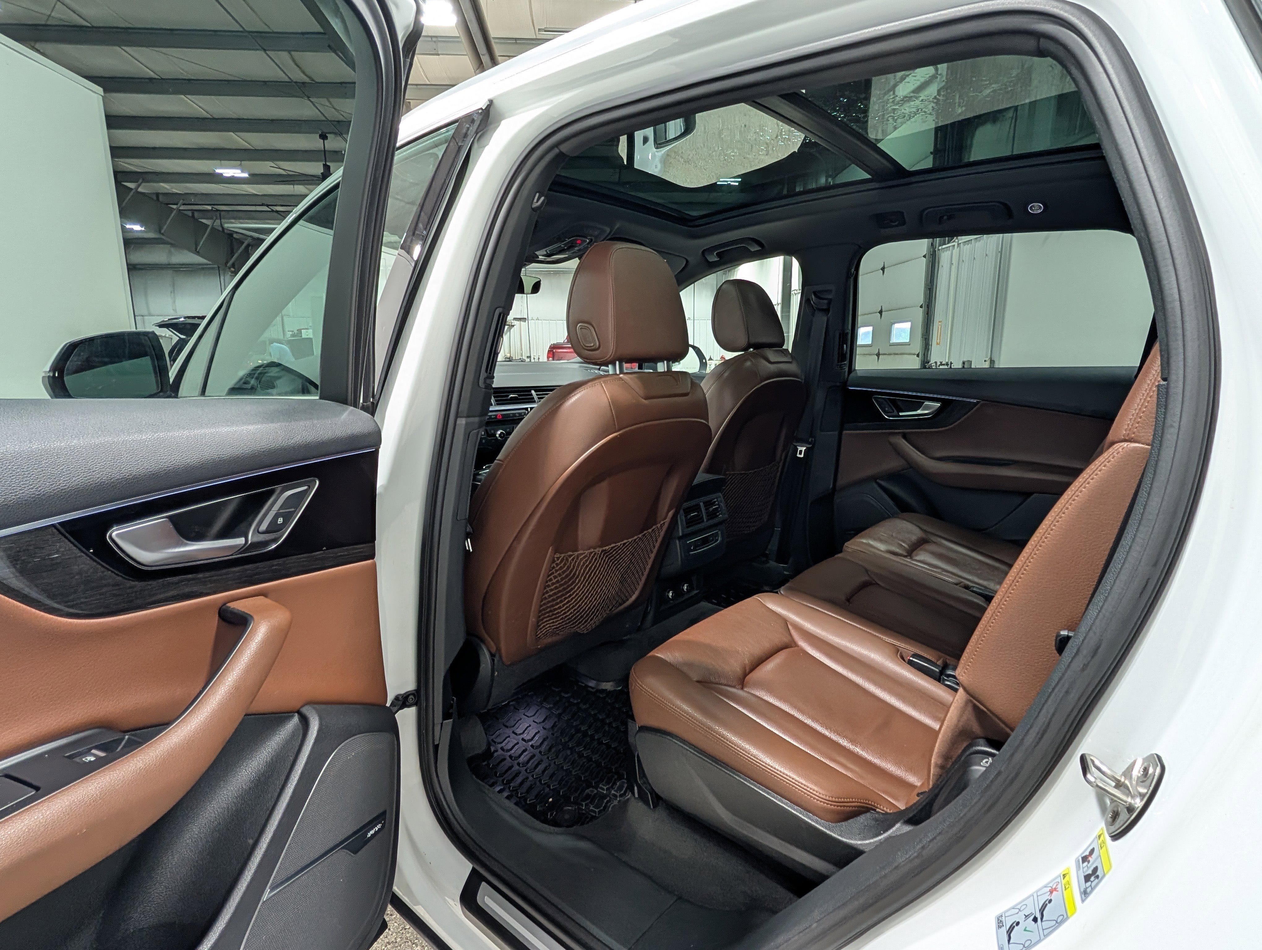 Used 2019 Audi Q7 3.0T Premium Plus w/ Premium Plus Package AWD/4WD image 16