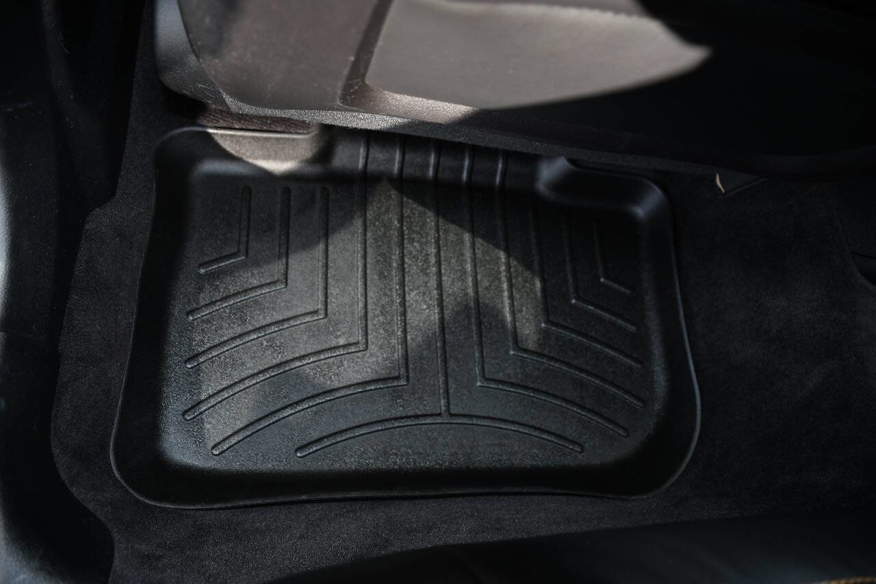 Used 2018 Chrysler 300 S w/ 300S Alloy Package image 18