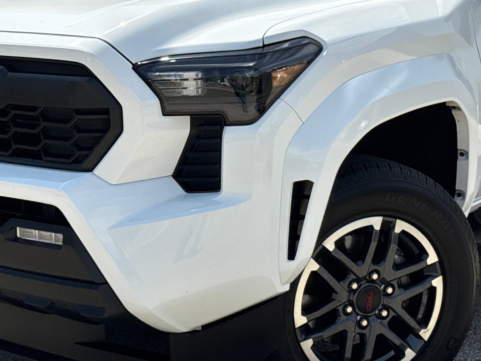 Used 2024 Toyota Tacoma TRD Sport AWD/4WD image 3