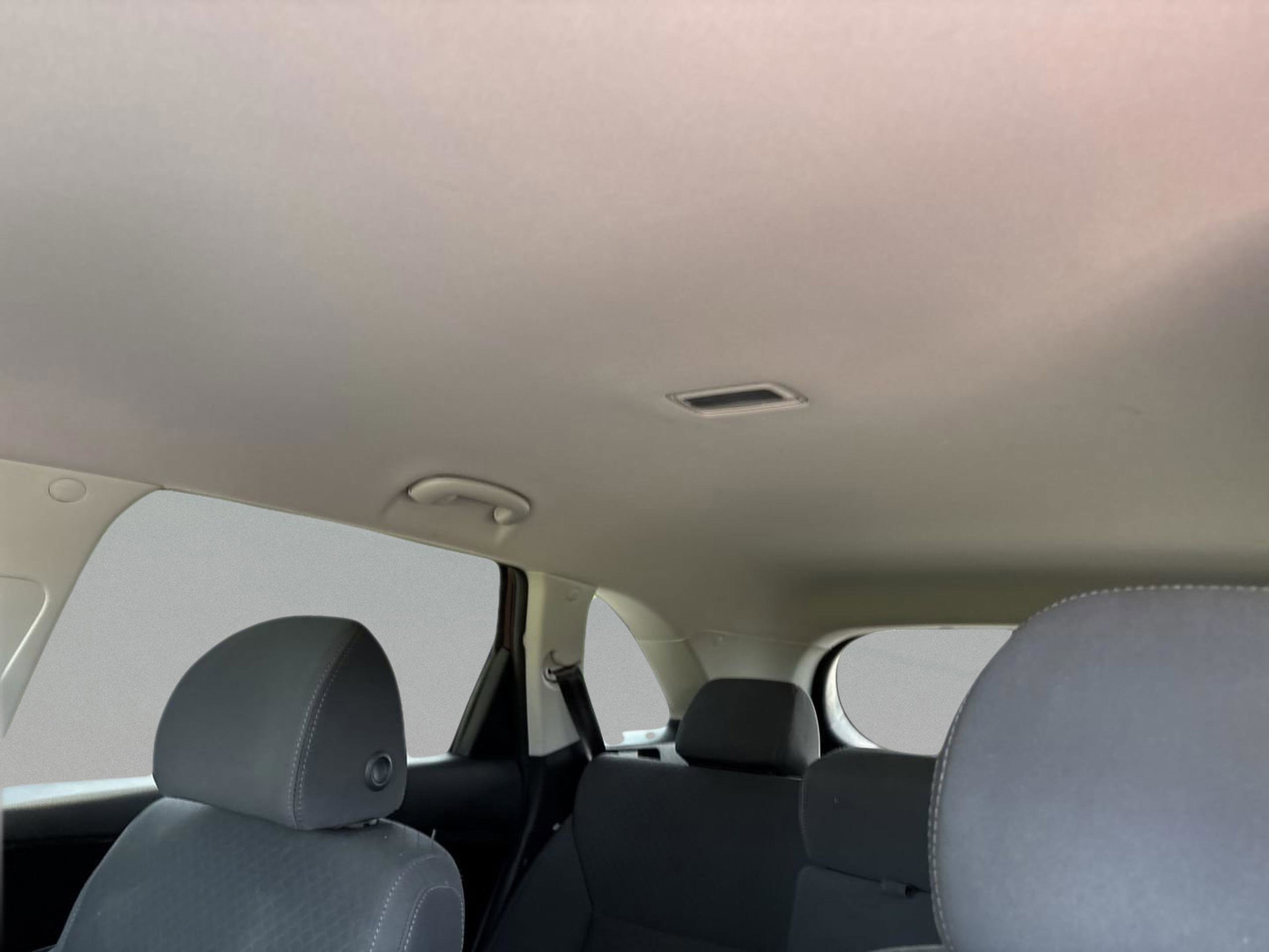 Used 2018 Kia Sorento LX image 32