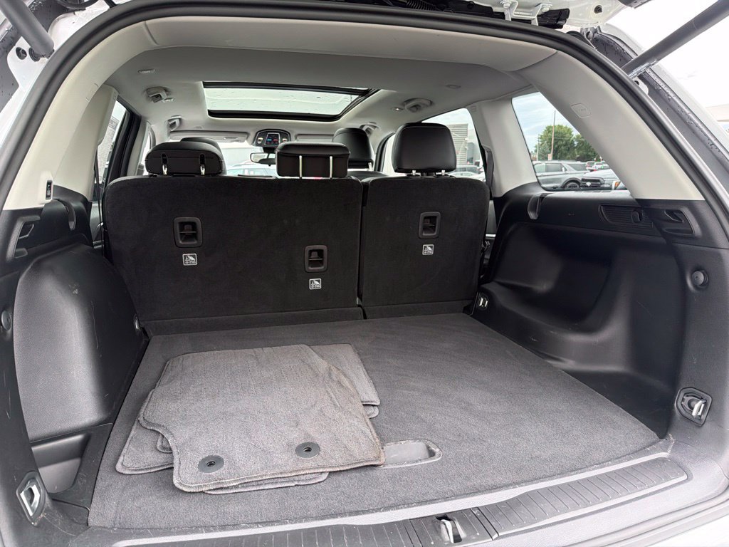Used 2023 Jeep Grand Cherokee Limited w/ MOPAR Finishing Package AWD/4WD image 16