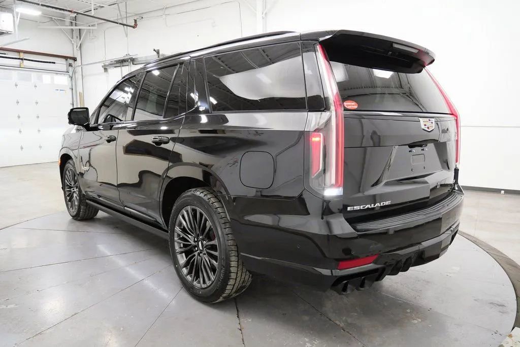 Used 2023 Cadillac Escalade V image 5