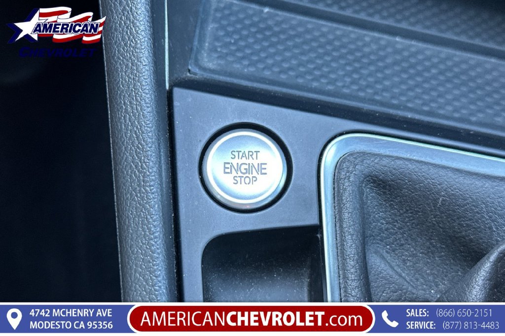 Used 2025 Volkswagen Jetta SE FWD image 29
