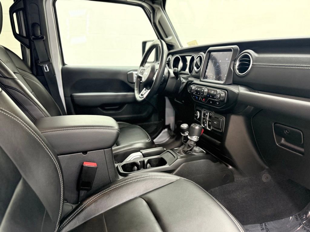 Used 2023 Jeep Wrangler Sahara w/ Cold Weather Group image 33