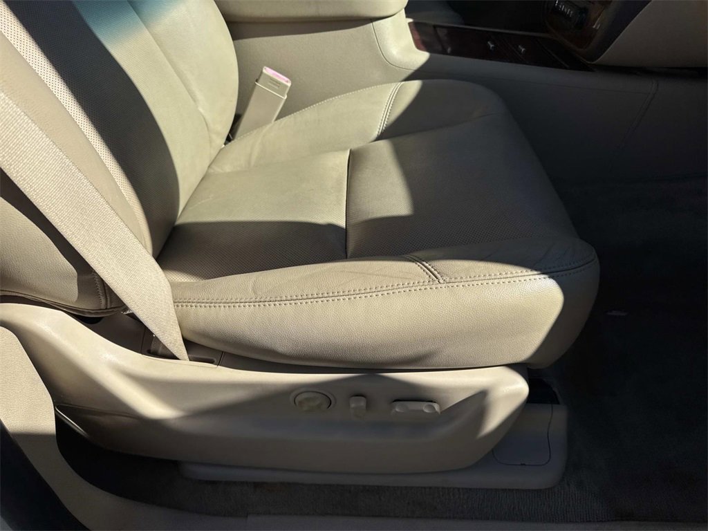 Used 2014 Chevrolet Tahoe LTZ image 14