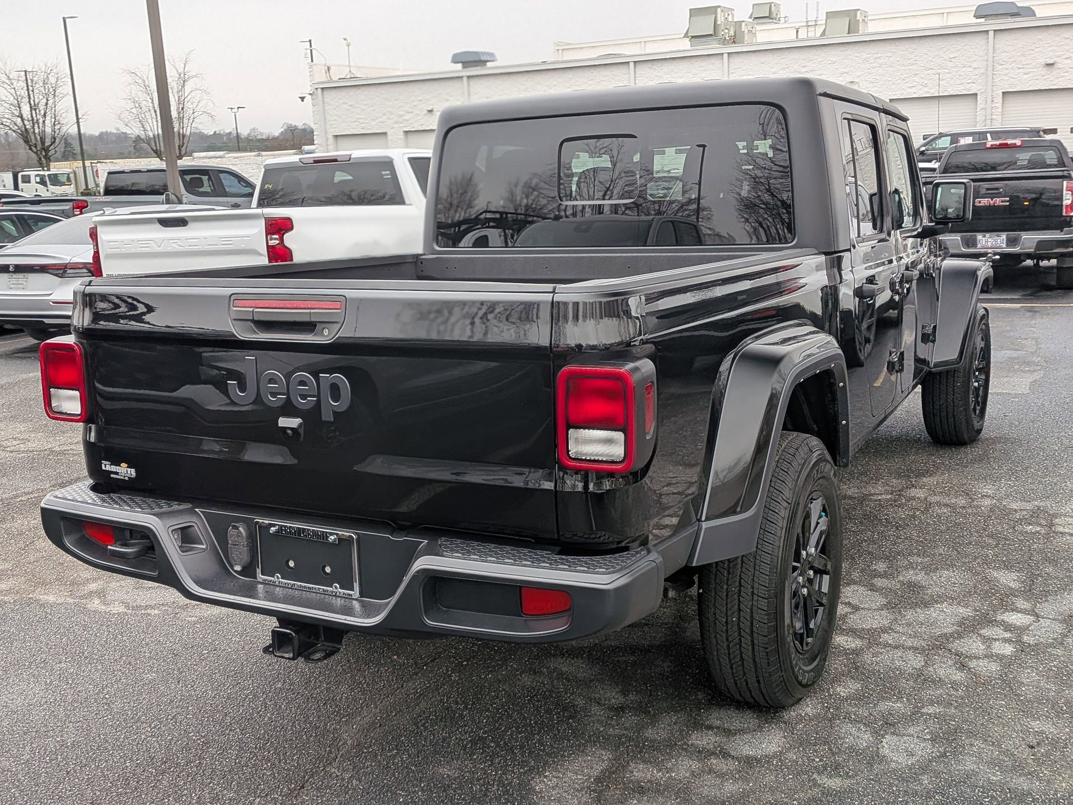 Used 2022 Jeep Gladiator Sport image 9