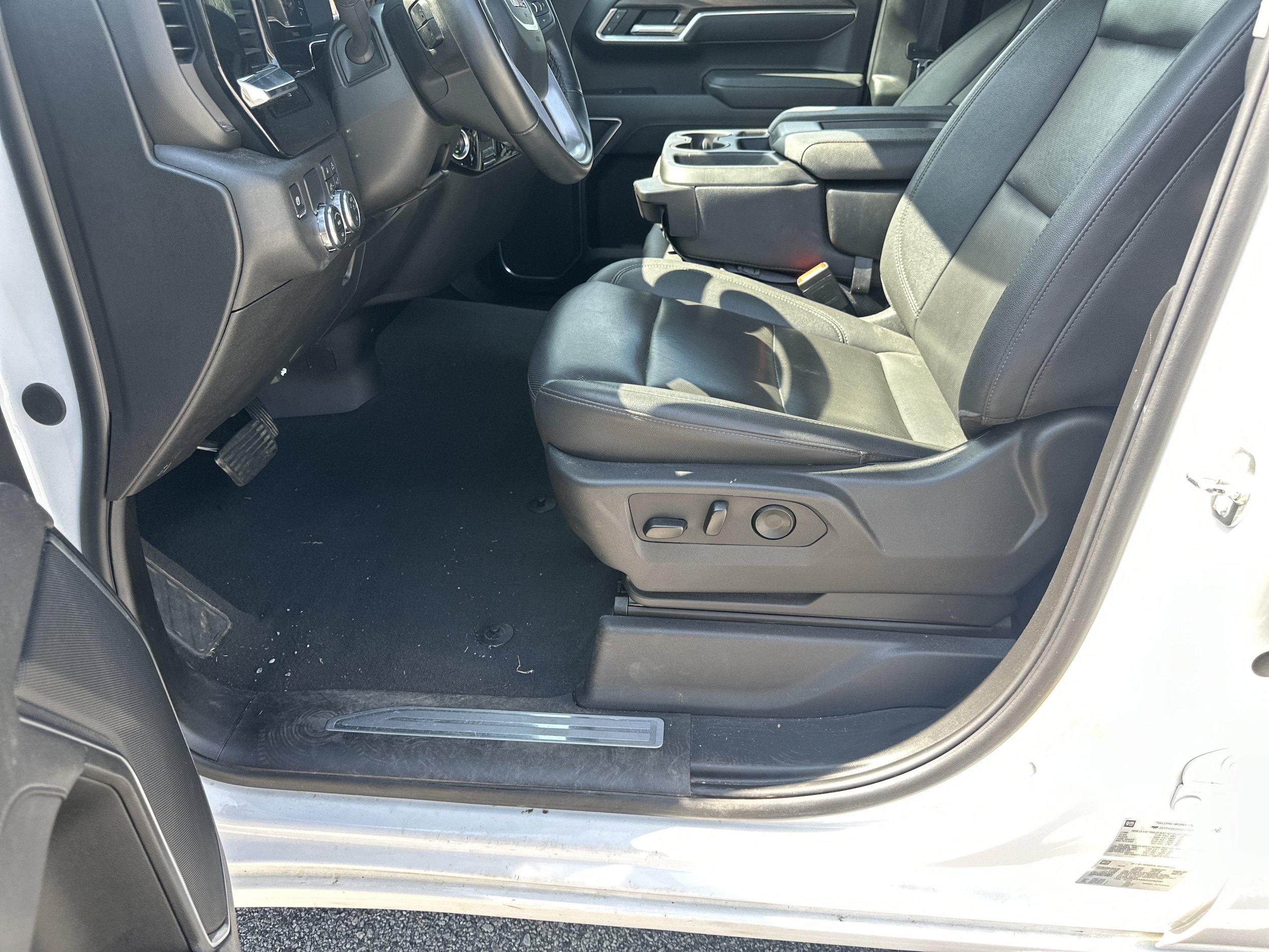 Used 2025 GMC Sierra 1500 SLT RWD image 40