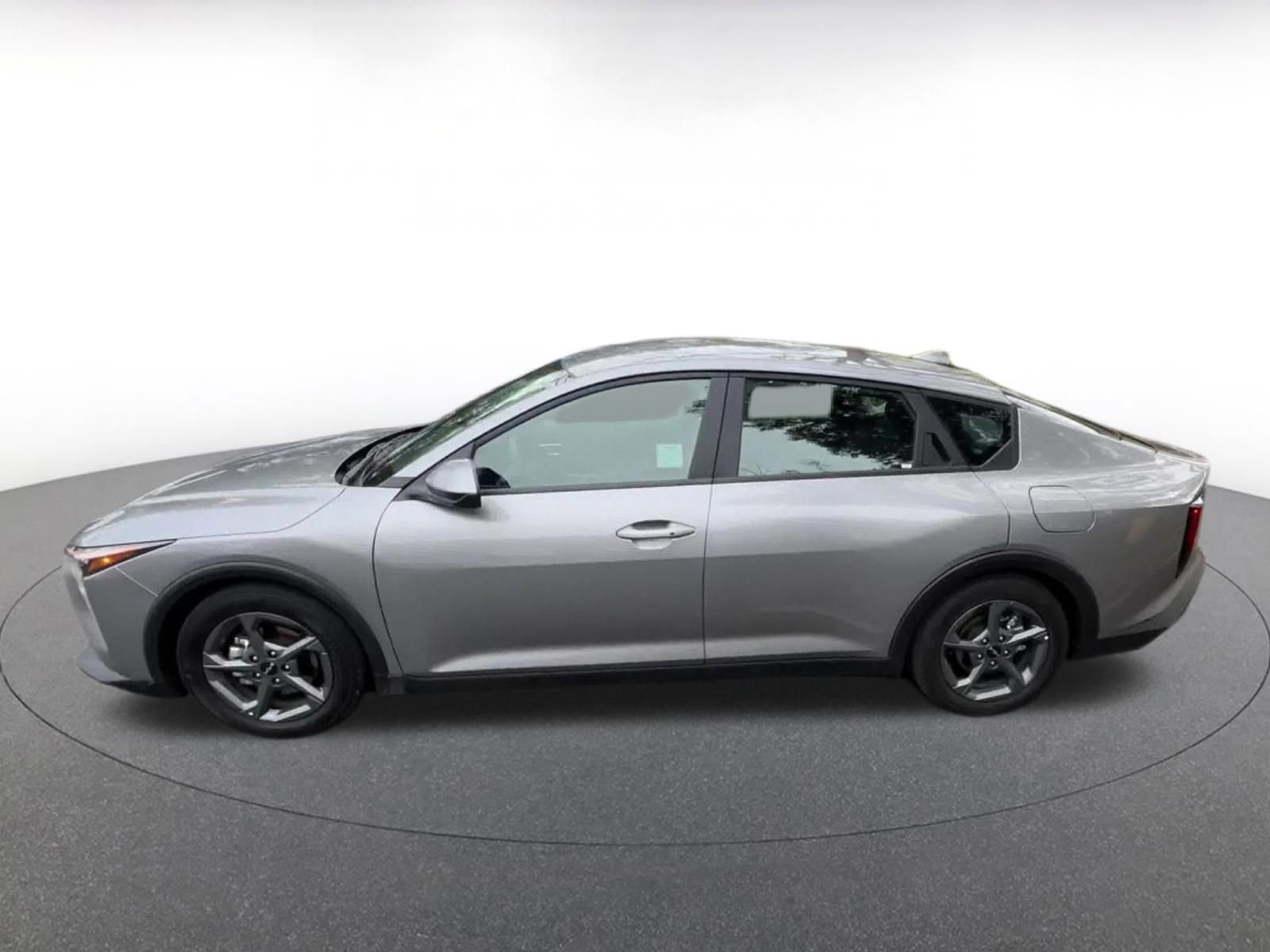 Used 2025 Kia K4 LXS image 9