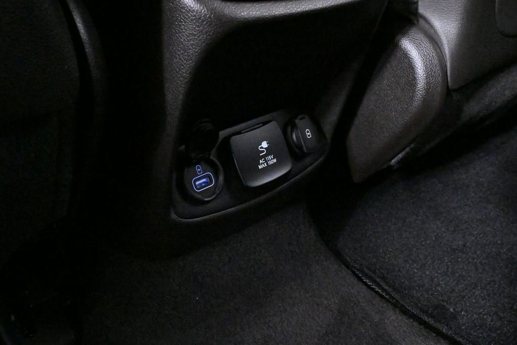 Used 2020 Hyundai Santa Fe Limited image 27