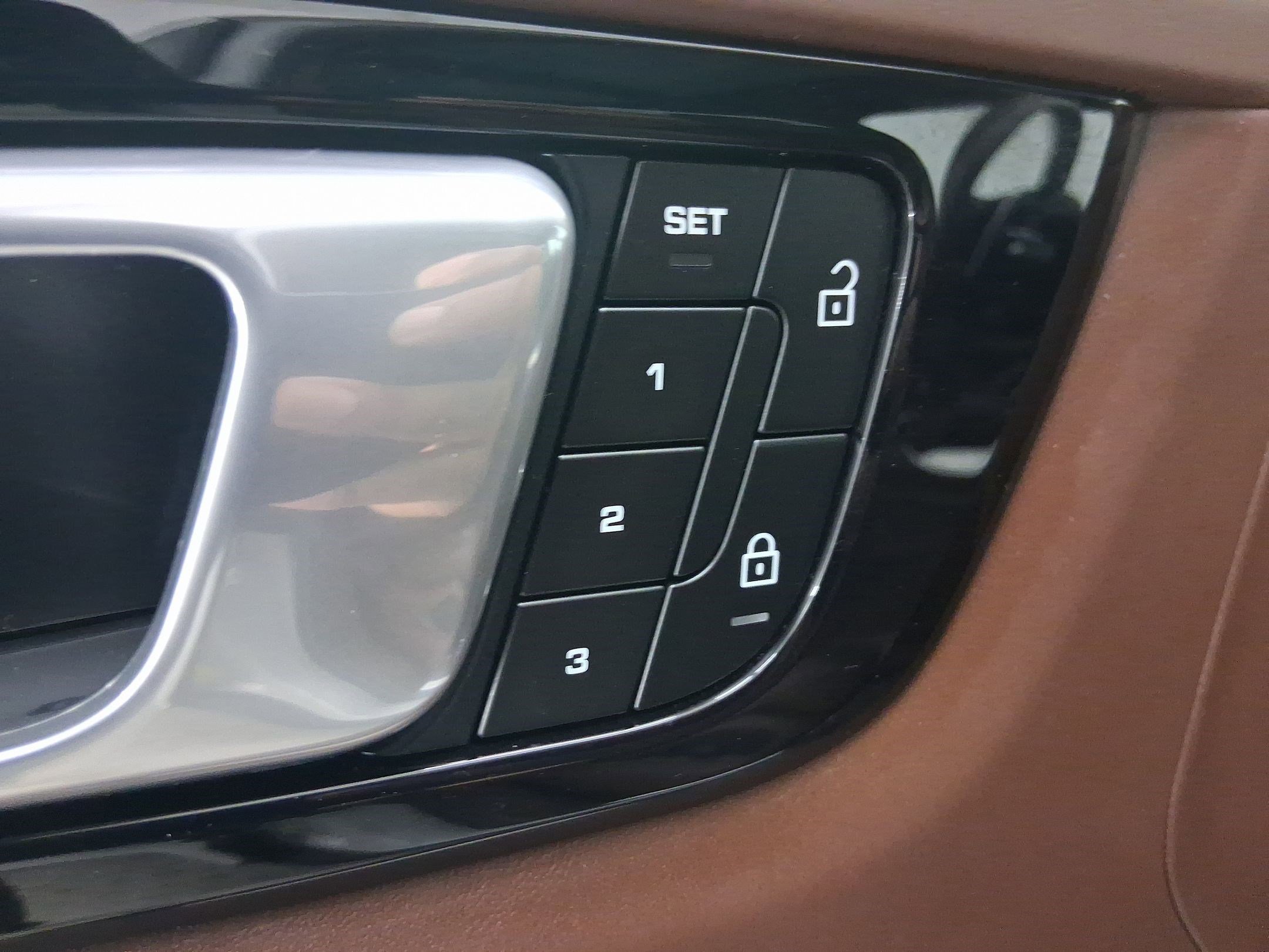 Certified 2022 Porsche Cayenne Turbo image 15