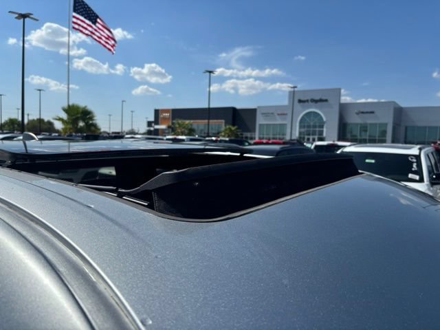 Used 2025 Toyota Tundra Limited AWD/4WD image 8