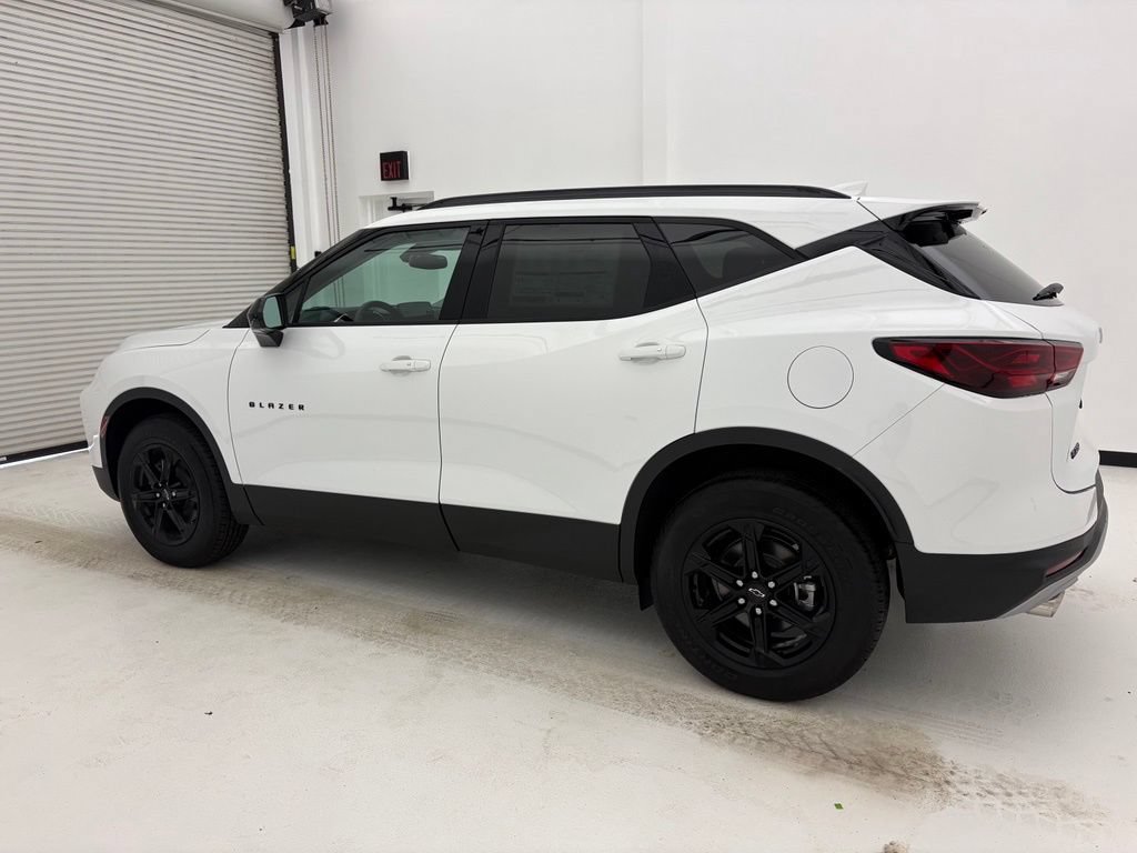 New 2026 Chevrolet Blazer LT w/ Convenience Package FWD image 18