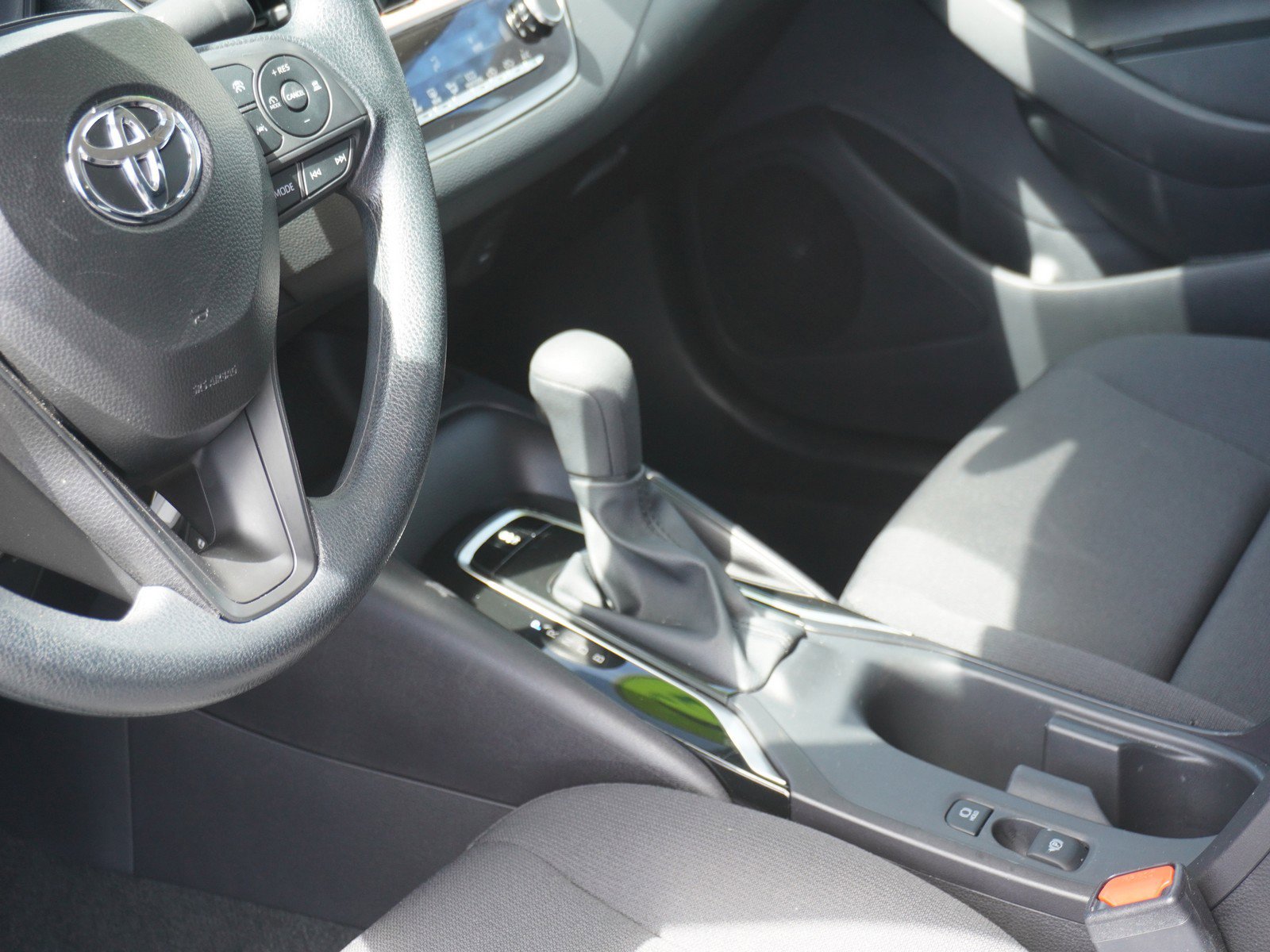 Used 2025 Toyota Corolla LE image 18