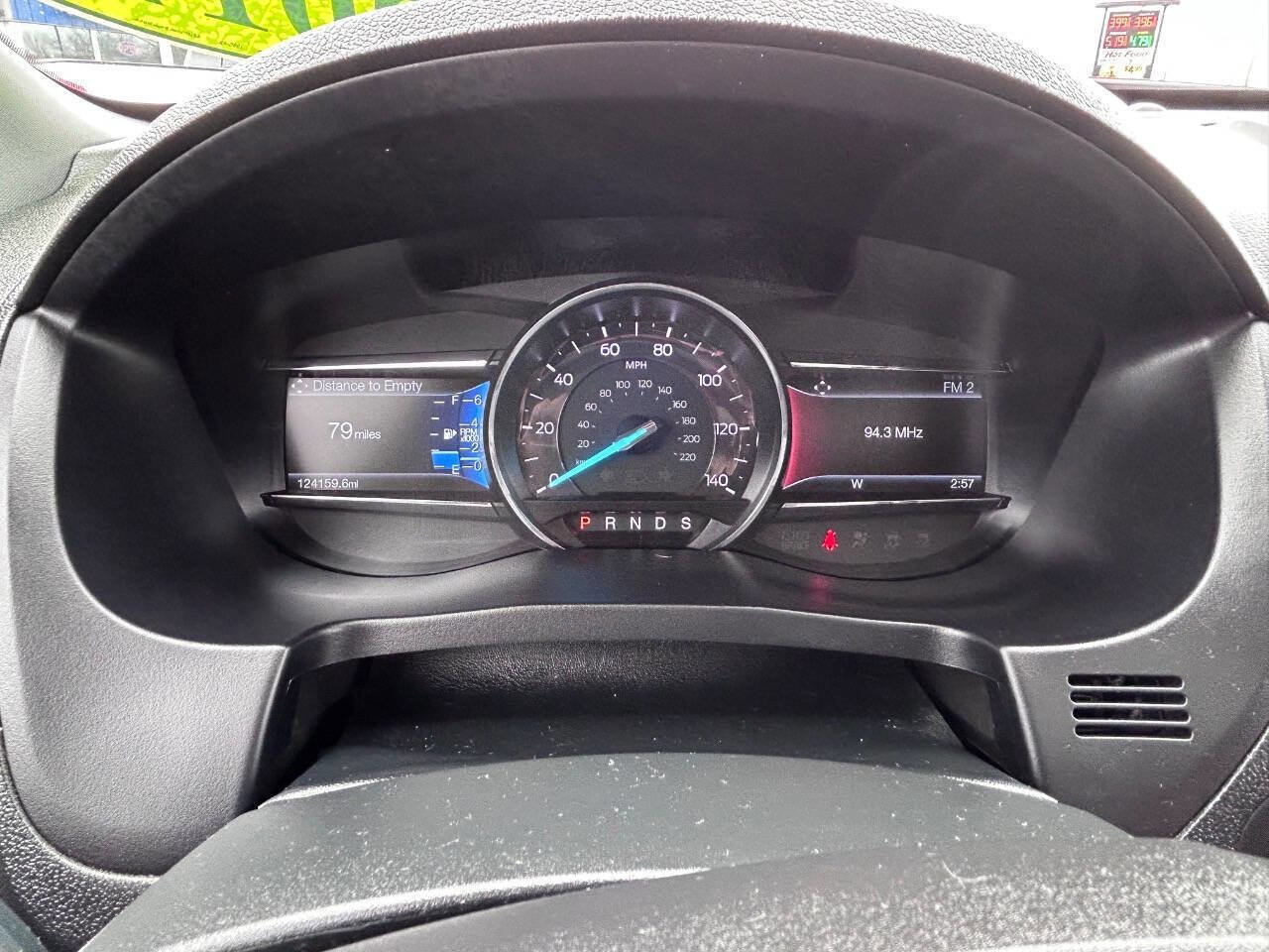 Used 2017 Ford Explorer XLT w/ Equipment Group 202A AWD/4WD image 26