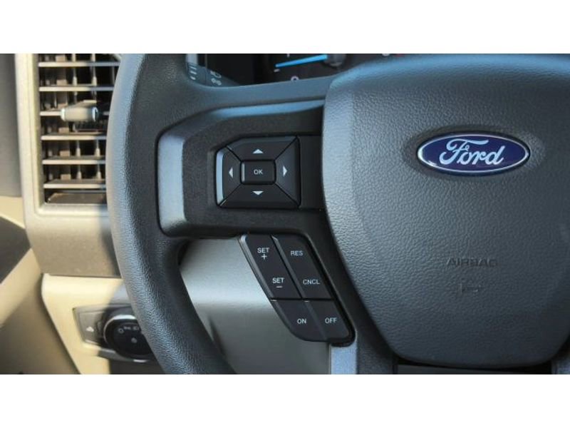 Used 2022 Ford F250 XL w/ Power Equipment Group image 30