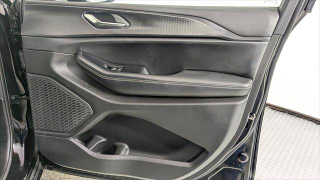 Used 2024 Jeep Grand Cherokee Altitude RWD image 22