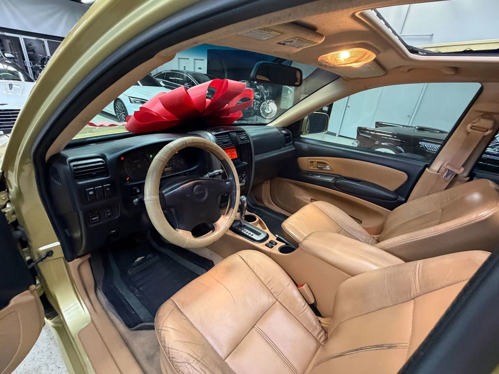 Used 2002 Isuzu Axiom XS RWD image 31