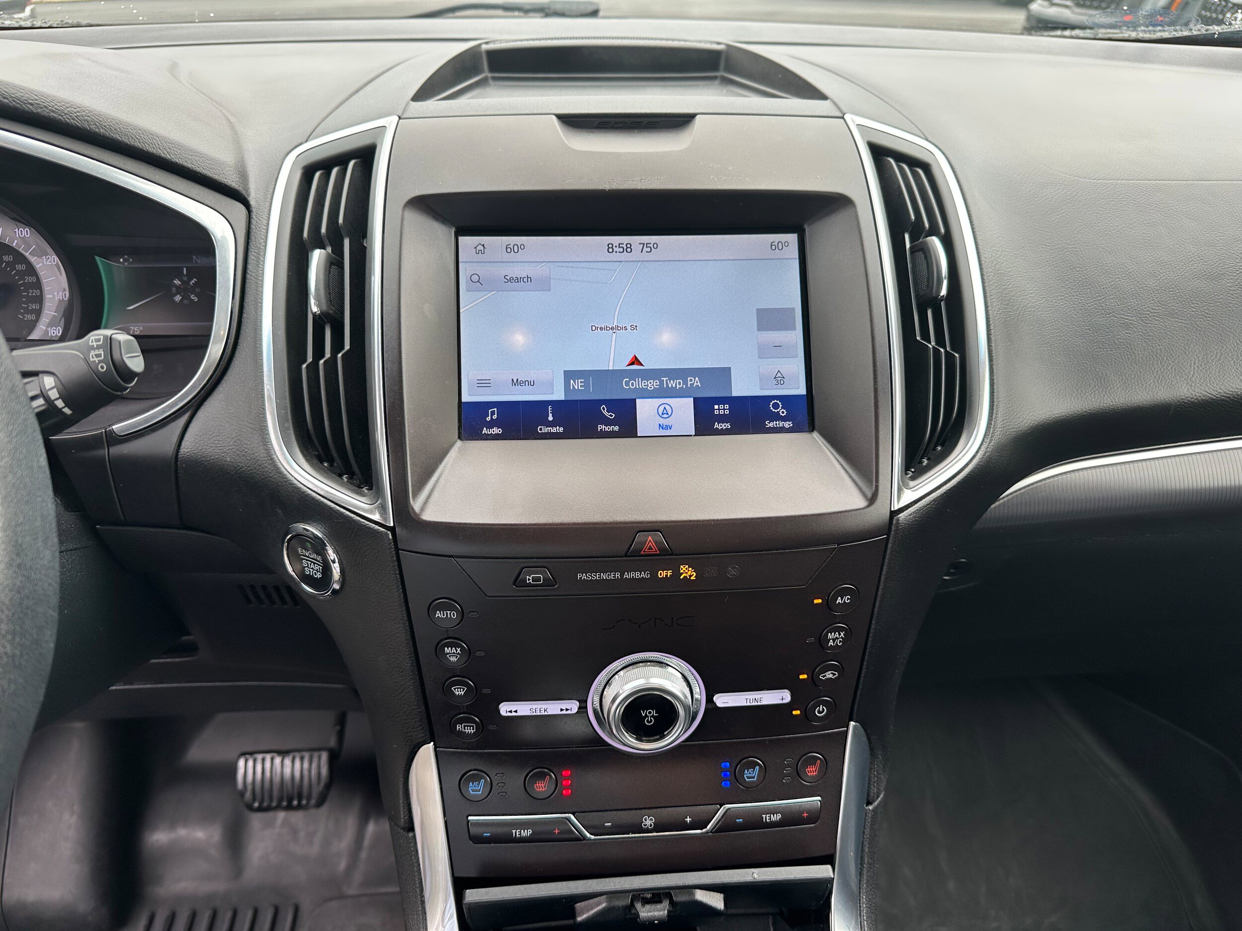 Used 2020 Ford Edge Titanium w/ Equipment Group 301A AWD/4WD image 33