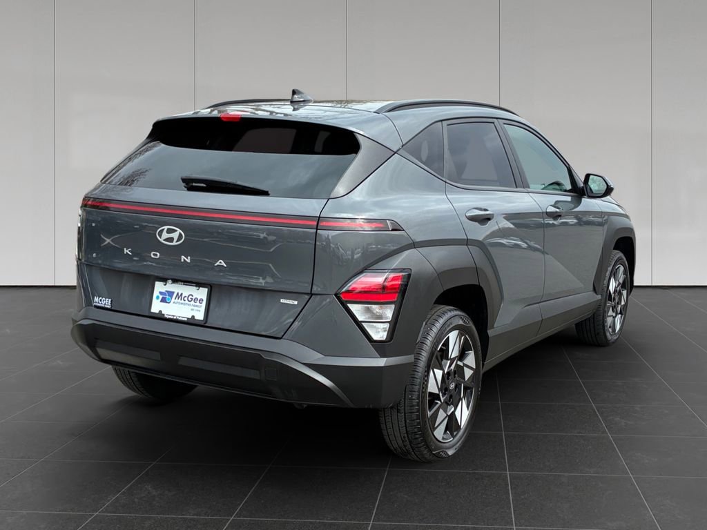 Used 2025 Hyundai Kona SEL image 5
