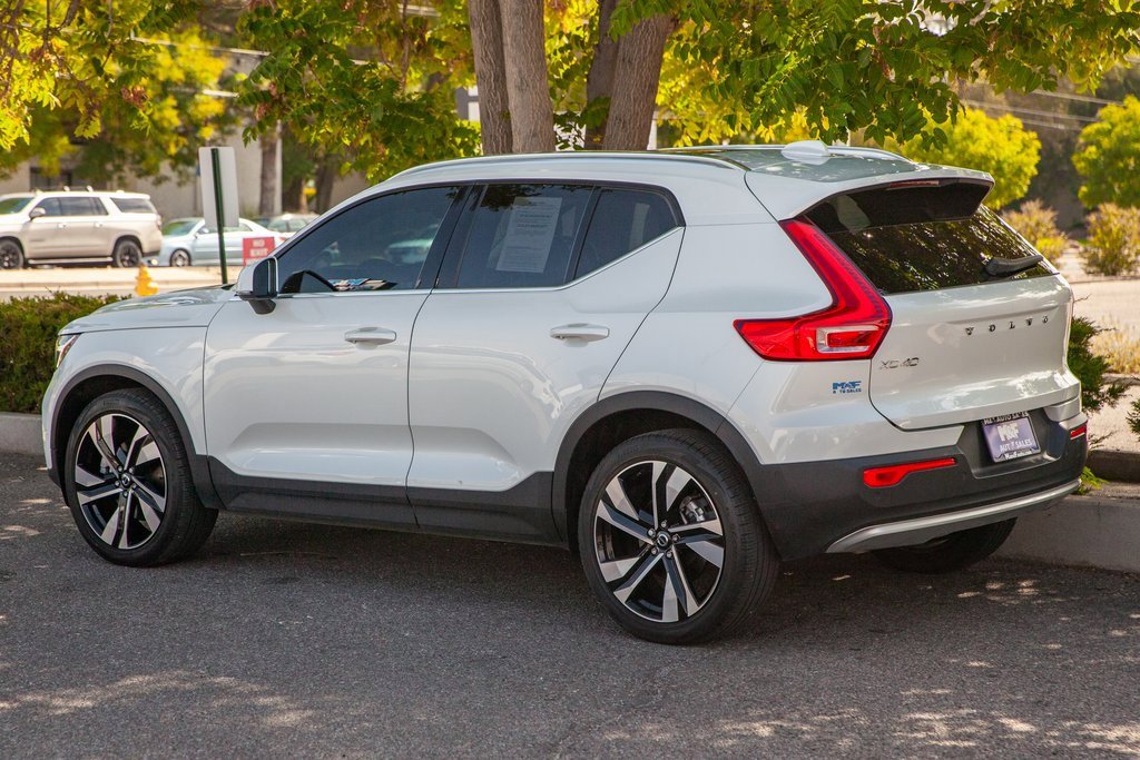 Used 2023 Volvo XC40 B4 Ultimate w/ Protection Package Premier image 7