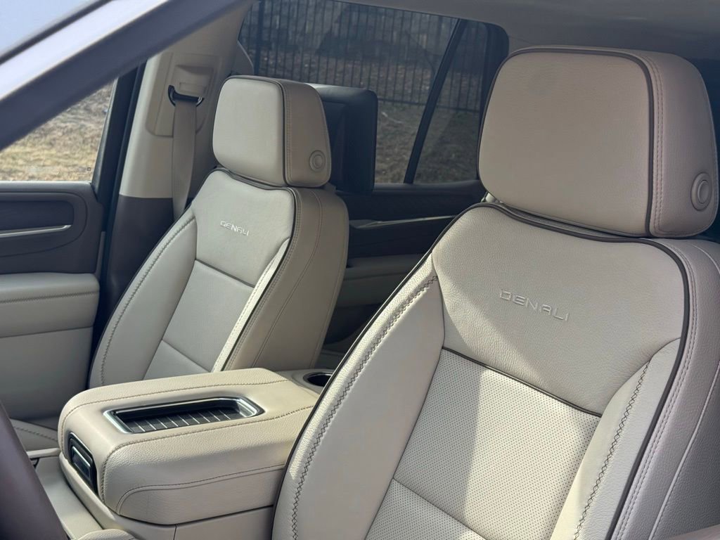 Used 2024 GMC Yukon Denali w/ Advanced Technology Package image 22
