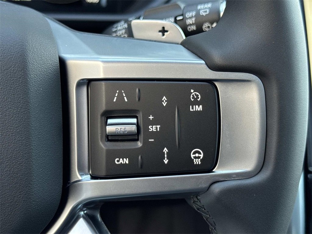 New 2025 Land Rover Discovery S image 29