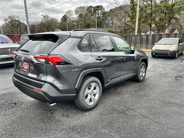 Used 2025 Toyota RAV4 XLE AWD/4WD image 17