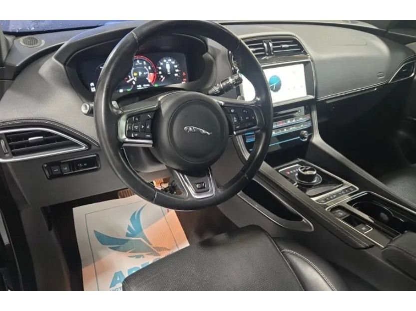 Used 2018 Jaguar F-PACE S image 8