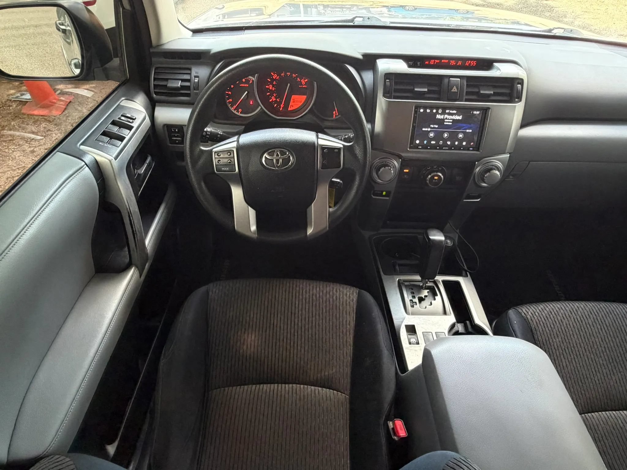 Used 2010 Toyota 4Runner SR5 AWD/4WD image 18